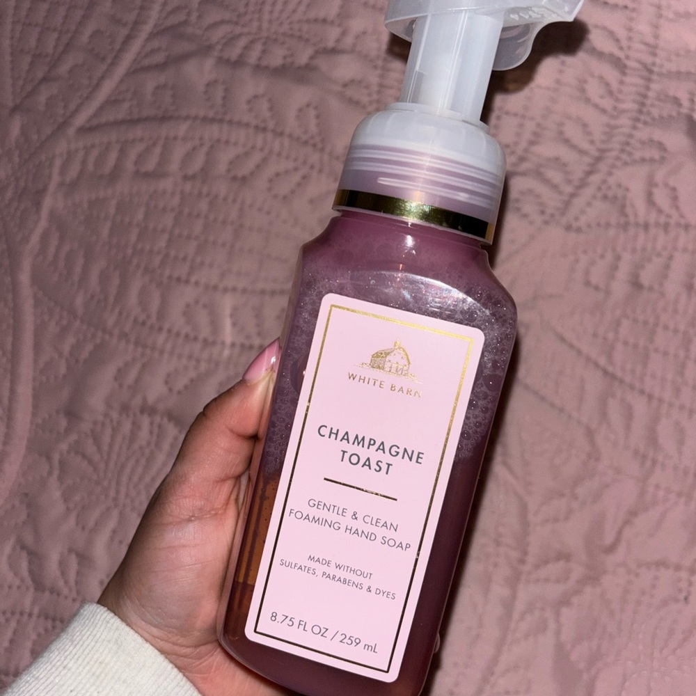 White Barn Pink Champagne Toast Foaming Soap
